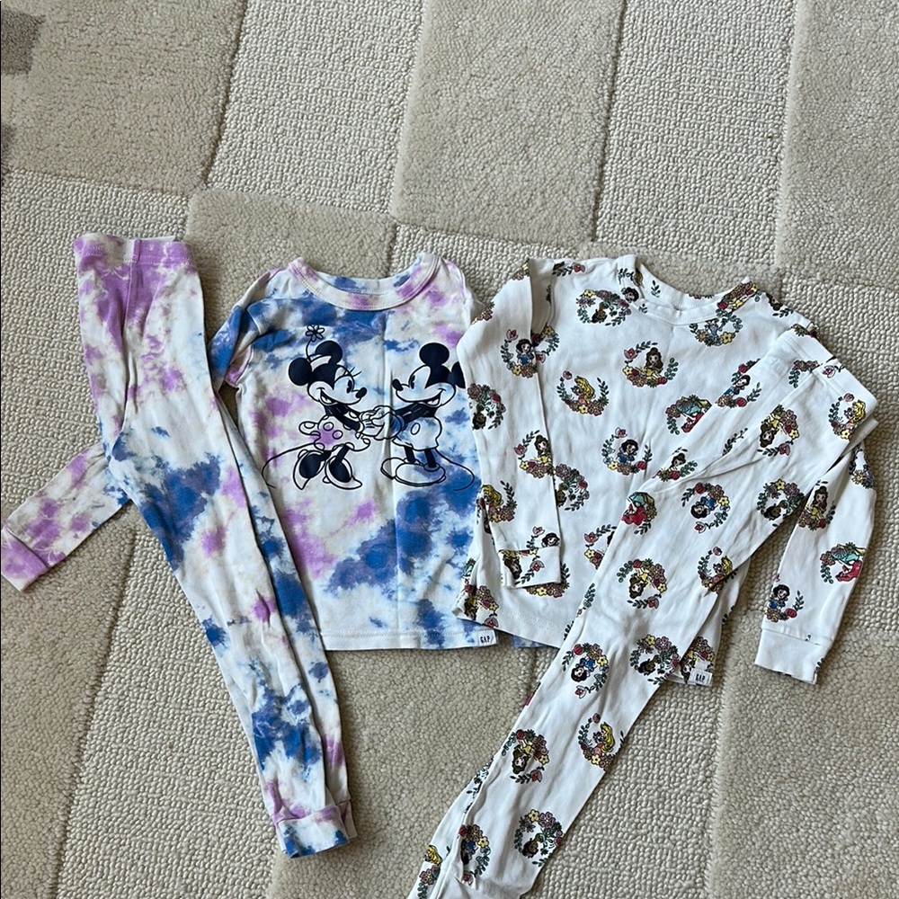Baby Gap Disney pajamas size 5 Mickey Minnie Princess